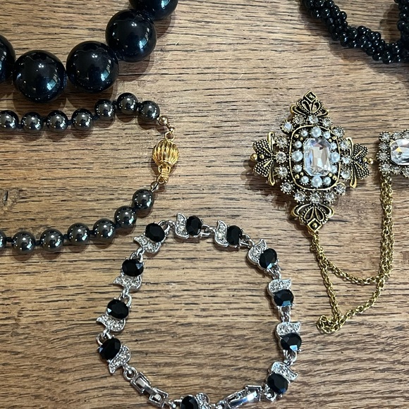 Elegant Black and Gold/Silver Jewelry Bundle - Picture 5 of 16